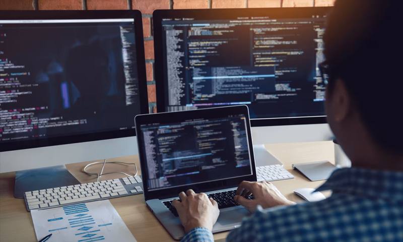 数据科学选型：R与Python如何赋能黔江区网站建设？